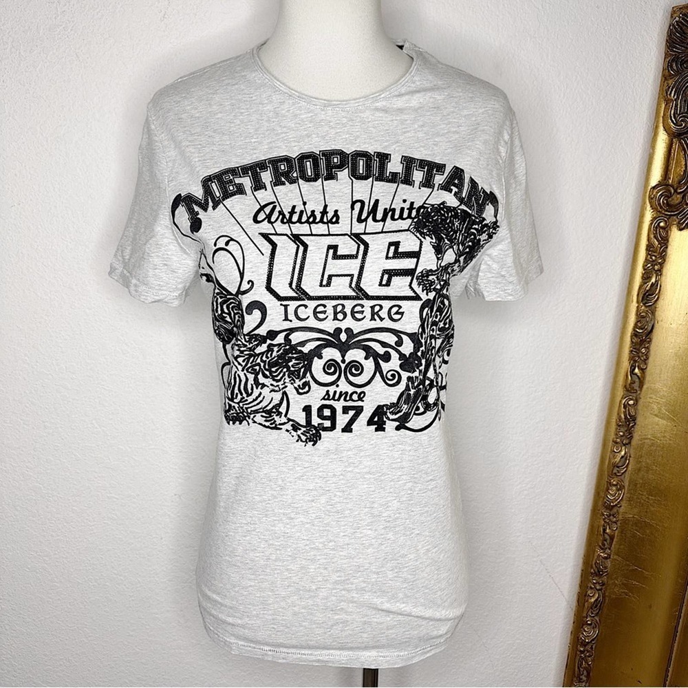 ICE Iceberg Women's Untitled Grey Metropolitan Artists Unite Short Sleeve Tee